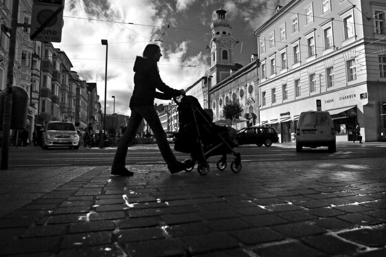 Wang Huijue - The-secret-words-of-shadows-2